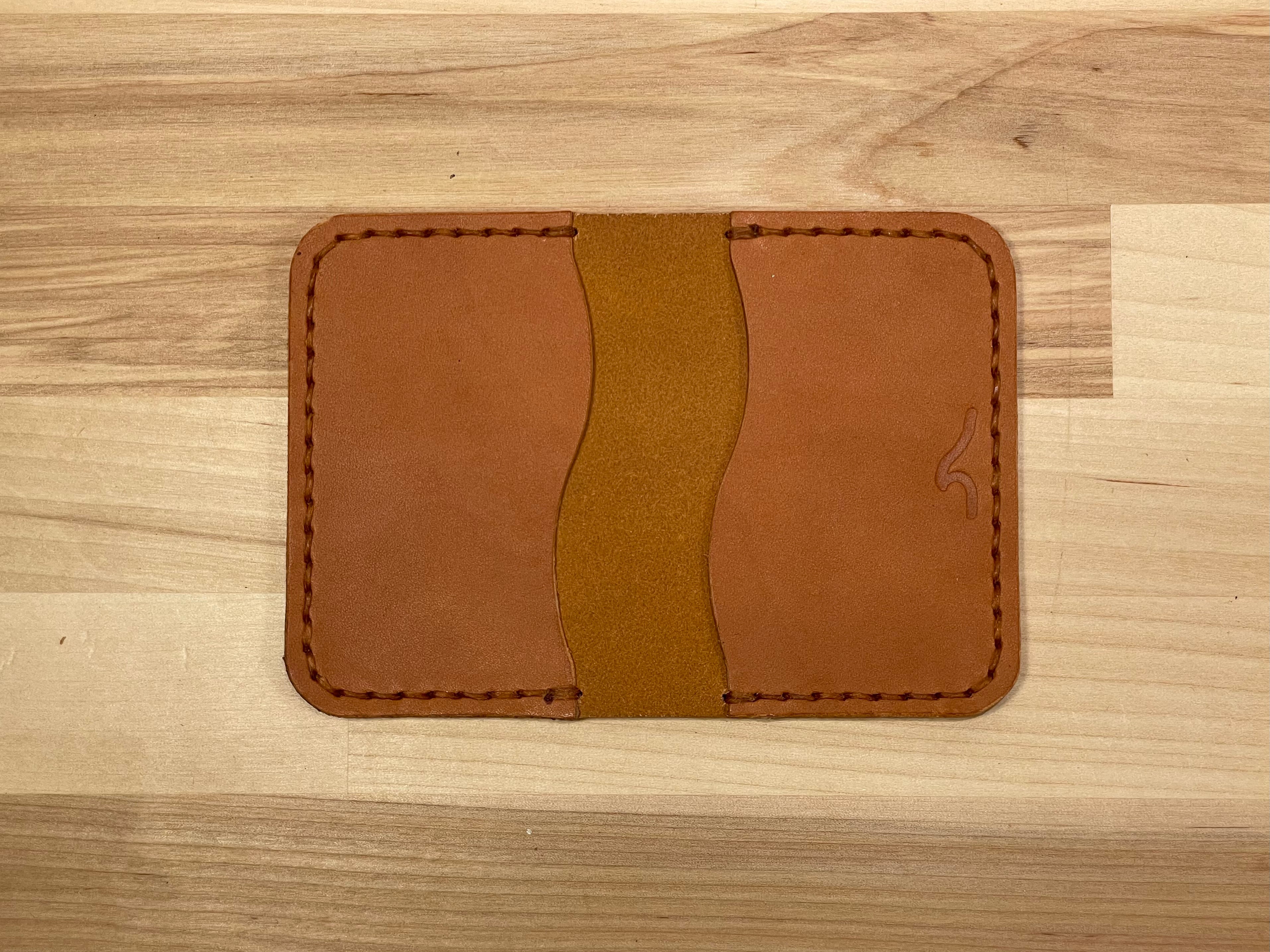 Squan | 2-Slot Bi-fold